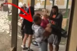 OBORILA JE NA ZEMLJU I MANIJAČKI JE TUKLA! Takmičarku izneli, PRUŽENA JOJ HITNA POMOĆ!