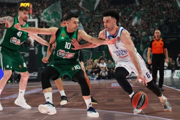 PANATA SE KOCKALA, ALI IPAK POBEDILA! Efes ostao bez Fajnal-fora!