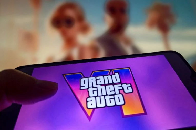 MIŠIĆAVI IZMIŠLJENI LIK ZALUDEO CEO SVET! Muškarci 12 godina čekaju na GTA 6, a zbog novog trejlera ženama KLECAJU KOLENA! (VIDEO)