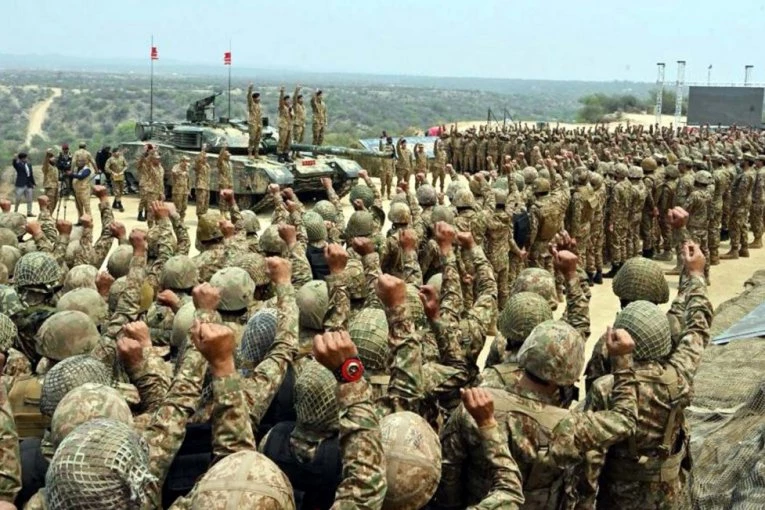 VOJSKA DOBILA SLOBODU DELOVANJA: Hitan sastanak Saveta za nacionalnu bezbednost Pakistana