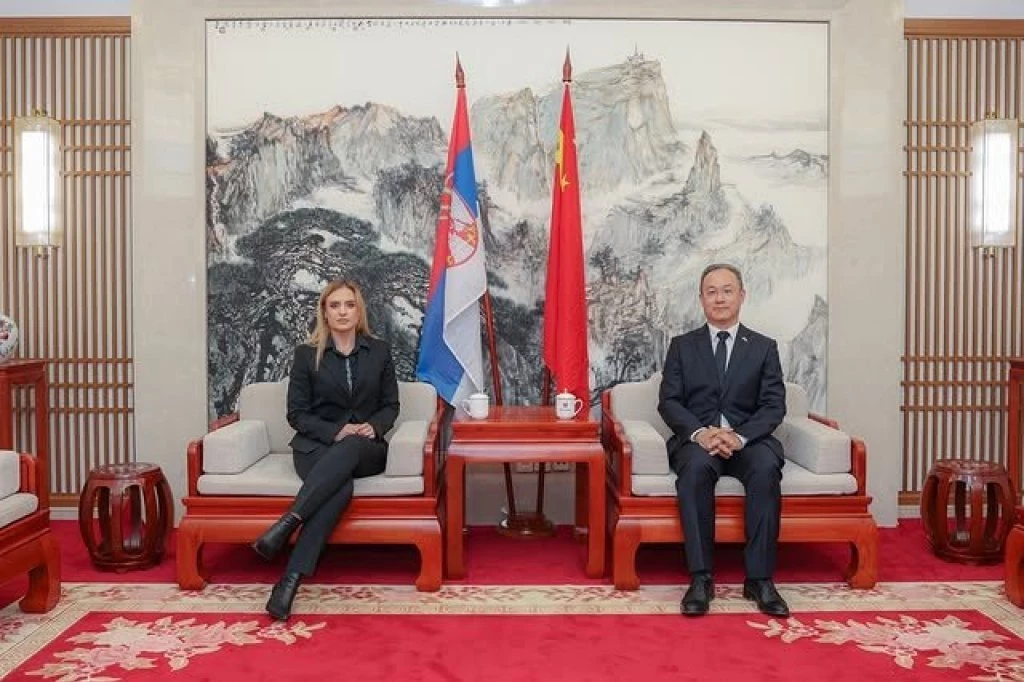 "KINA JEDINA NIJE GLASALA ZA UVOĐENJE SANKCIJA NAŠEM NARODU": Ministarka Stamenkovski na obeležavanju godišnjice NATO bombardovanja kineske ambasade