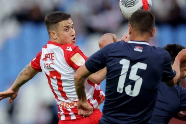 (POLUVREME) CRVENA ZVEZDA - NAPREDAK: Kiša golova na Marakani!
