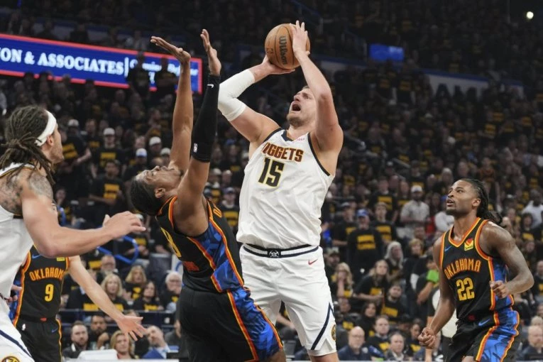 NOĆ KOJU JOKIĆ TREBA DA ZABORAVI! Denver primio 87 poena za poluvreme i doživeo DEBAKL od Oklahome!