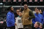 PEŠAČI OSAM SATI U KUĆNOM MANTILU ZBOG OMILJENOG TIMA! Legenda NBA lige zažalila, OVE REČI GA SKUPO KOŠTALE (VIDEO)