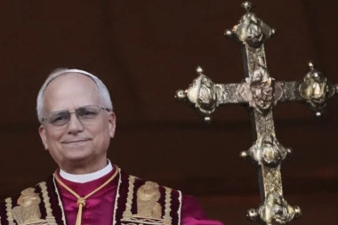 VERNIKE ĆE OVO ZAPANJITI: Dok novi papa Lav služi prvu misu, njegov prijatelj otkrio privatne detalje o njemu! (VIDEO)