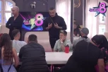 PRIKAZANA TERZINA AKCIJA NA PINKU, NIJE NI ZNAO DA SU GA KAMERE UHVATILE: Neviđeni skandal na samom početku emisije, ukućani zanemeli od šoka!