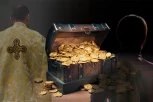 SVEŠTENIK „PRODAO“ BAKU KRIMINALCIMA – ZBOG LAŽNOG BLAGA JOJ UPALI U KUĆU I OPLJAČKALI JE: Otkrivena istina posle šest godina zataškavanja