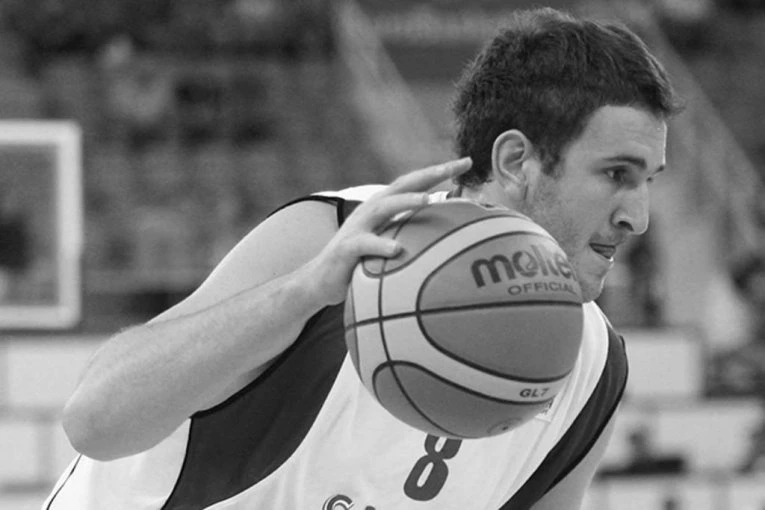 OVO JE MAJKA DETETA DRAGANA LABOVIĆA: Lepoj Juliji je danas najteže - imaju i preslatkog sinčića! (FOTO)