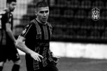 KLUBOVI SE OPRAŠTAJU OD TRAGIČNO PREMINULOG FUDBALERA: Karijera je bila pred njim!