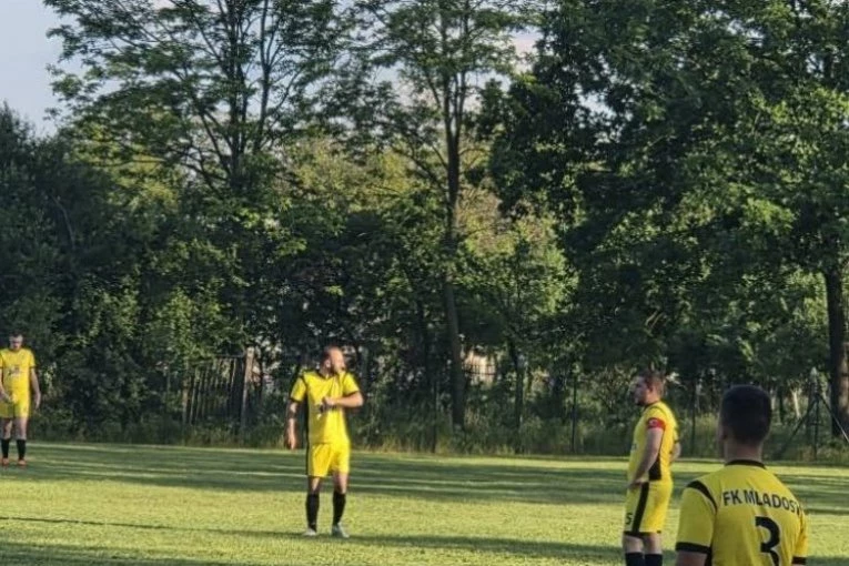 ODLIČNA UVERTIRA ZA DERBI SEZONE: Mladost sa teškog gostovanja novi tri boda! (FOTO GALERIJA)