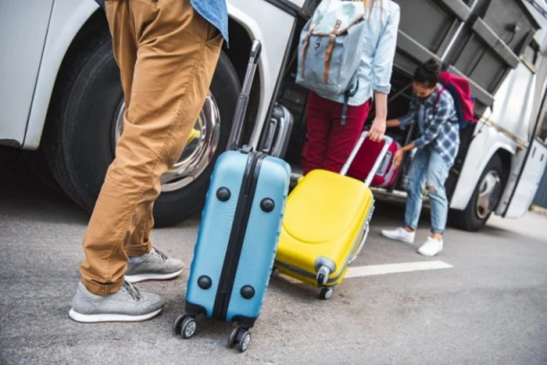 "PARADAJZ" ILI "LUKS" TURISTI? Šta sve Srbi unose u autobus pre letovanja - ovo je prevršilo svaku meru!