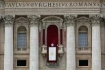 „OVO JE TREĆI SVETSKI RAT U ETAPAMA“: Papa Lav XIV sa balkona bazilike Svetog Petra pozvao na mir u Ukrajini i Gazi na svojoj prvoj nedeljnoj molitvi