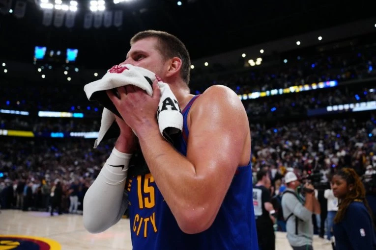 JOKIĆ DIGAO PUBLIKU NA NOGE! Da li je ovo znak za Denverov povratak? (VIDEO)