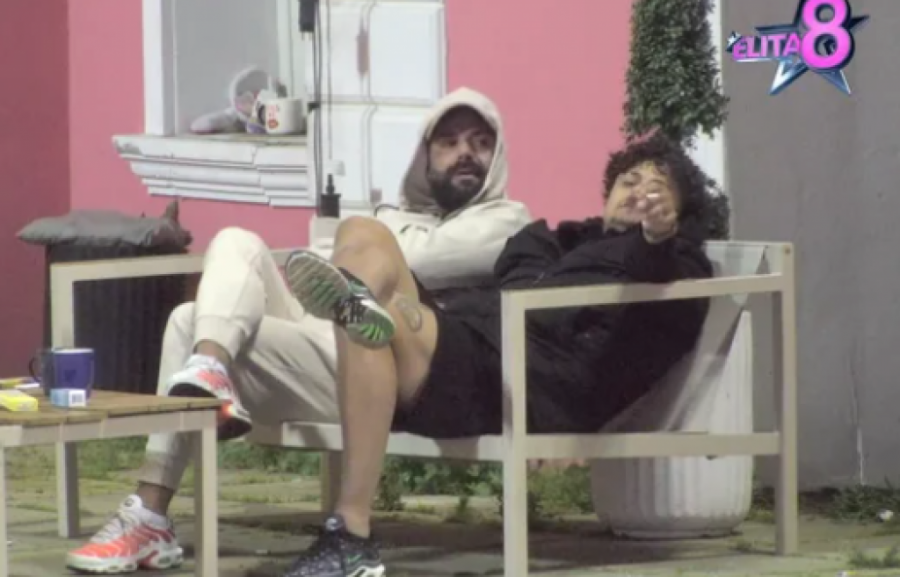 Terza peva i plače