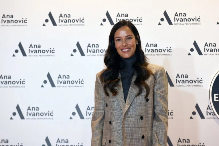JUČE JE ANA OKAČILA VRUĆU FOTKU, ALI JOŠ VRELIJU SU SVI ZABORAVILI: Srpkinja nikada nije više otkrila! (FOTO)