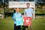 Malim dresovima do velkih ciljeva - Meridian fondacija donirala sportsku opremu mlađim kategorijama FK “1.Maj” iz  Rume