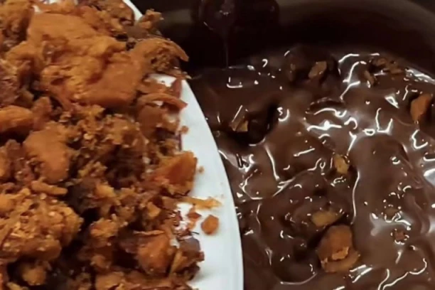 CECA IZ SREMA SPOJILA NESPOJIVO! Pravi čokoladu sa ČVARCIMA, ljudi poludeli za ovim delikatesom! (FOTO)