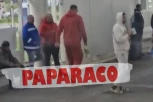 REPUBLIKA PAPARACO: Janjuš pokupio MISTERIOZNI poklon iz Beča - krije ga kao ZMIJA NOGE! (VIDEO)
