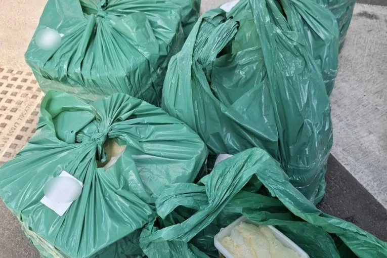 ZAPLENA NA HORGOŠU TEŽA OD JEDNE TONE! Sve nagurali u jedan kombi, ali nisu prešli granicu! (FOTO)