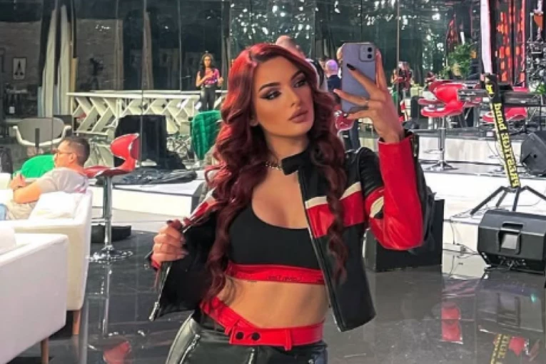 BIVŠA URAGANKA NAPUSTILA PORODILIŠTE! Porodila se u TAJNOSTI, javno se obratila mezimici rečima koje TOPE SRCA: "Ljubavi, dobrodošla..." (FOTO)