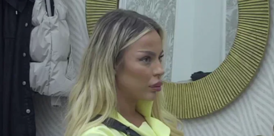 Sofija radi test na trudnoću