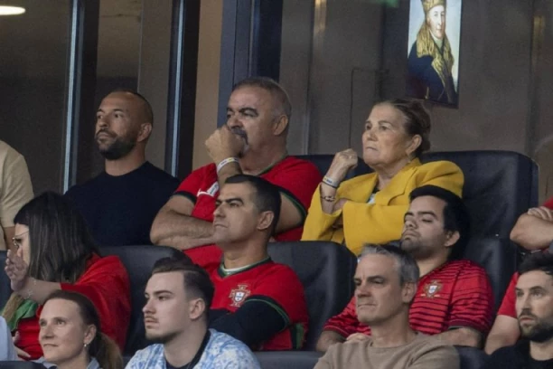 ONA JE STUB PORODICE: Ronaldova majka je proživela pakao - danas ima glavni uticaj na karijeru svog unuka!